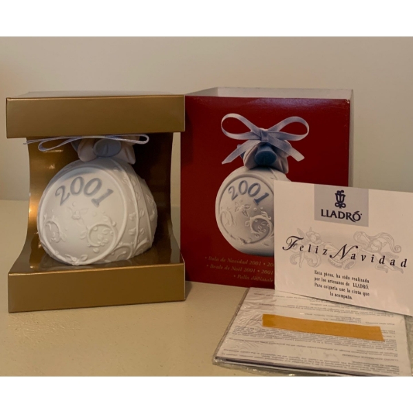 LLADRO  2001 PorcelainChristmas Ball  - 3T 