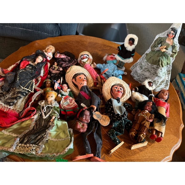  collection of antique marionette‘s and other dolls from around the world