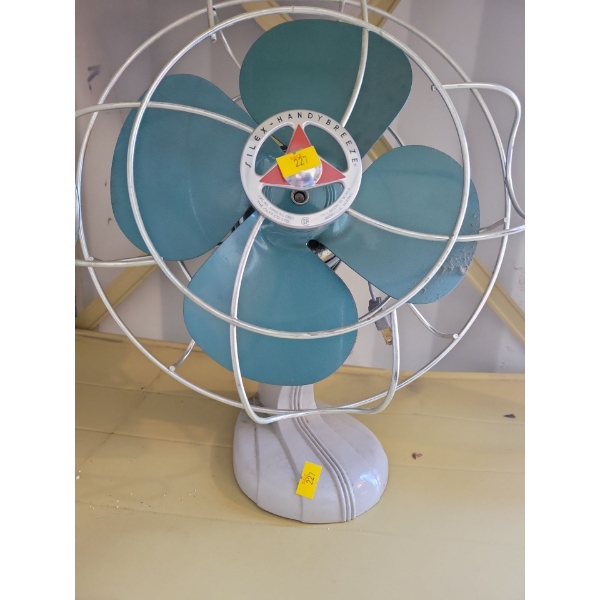 Vintage Silex Handy Breeze Desktop Fan 13T