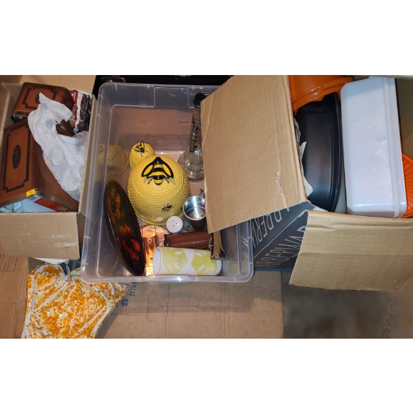 Selection of Kitchenware: Vintage Canister Set, Tallest: 8.5 T, Bee Jar 10 T, Tupperware and More!