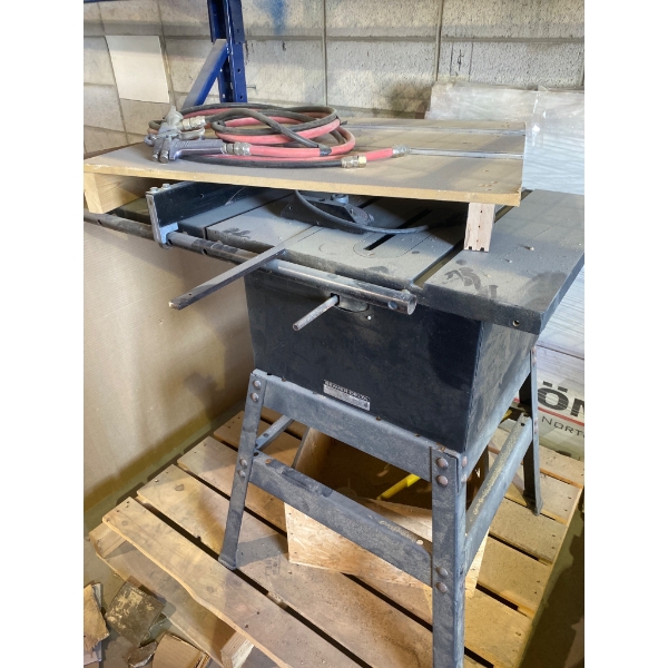 Beaver-Delta Table Saw with Accessories