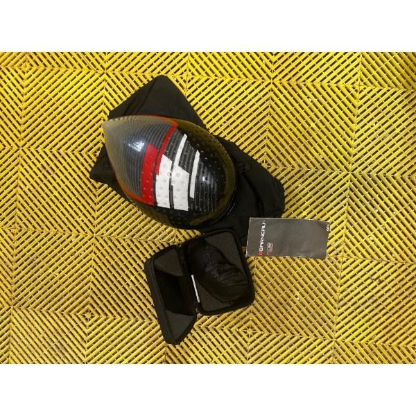 Louis Garneau P09 Carbon Fibre Liht Weight with all original Manuals ,Visor For Maximum Aerodynamics