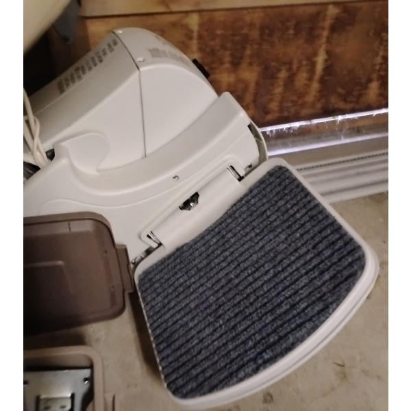 Simplicity Straight Stair Lift w/ Installation Manual & Assembly Hardware