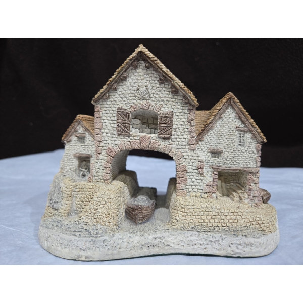 Hand Carving 'Quayside' By David Winter 
