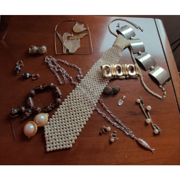 Charming Ladies Fashion Accessories - Beaded Tie Unique Jewelry & More