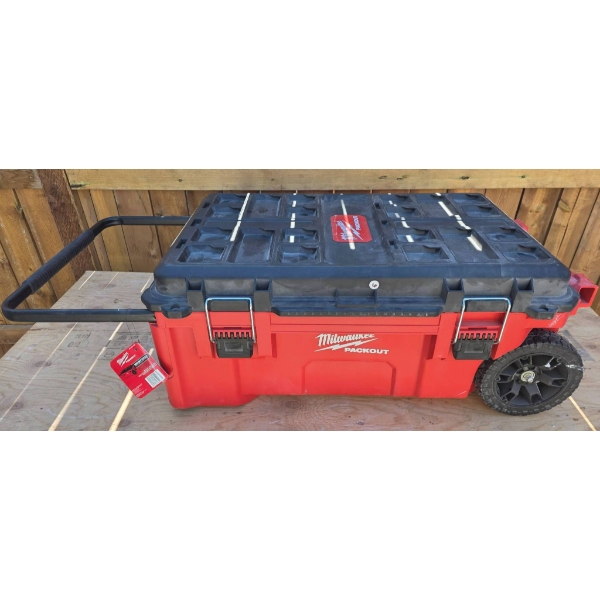 Milwaukee Packout Rolling Tool Chest with Storage