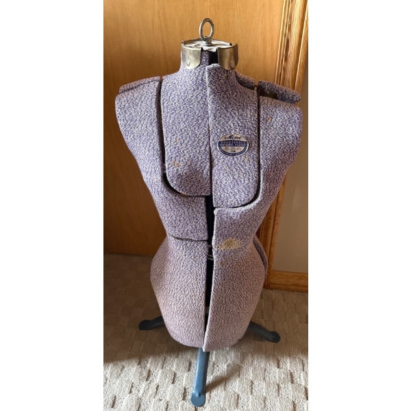 Manual Acme Adjustable Sewing Mannequin (a little Dirty) - 35T  