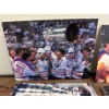 Image 6 : Wayne Gretzky-Themed Hockey Plaques Featuring Iconic Moments
