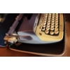 Image 3 : - Smith- Corona Classic 12 Typewriter w/ Case, Key Included