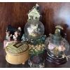 Image 1 : Vintage Music Box Collection w/ Decorative Snow Globes 8T