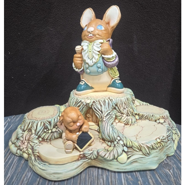 Pendelfin Scene Base 15 L With 8 T Pendelfin Rabbit + 2 T Rabbit