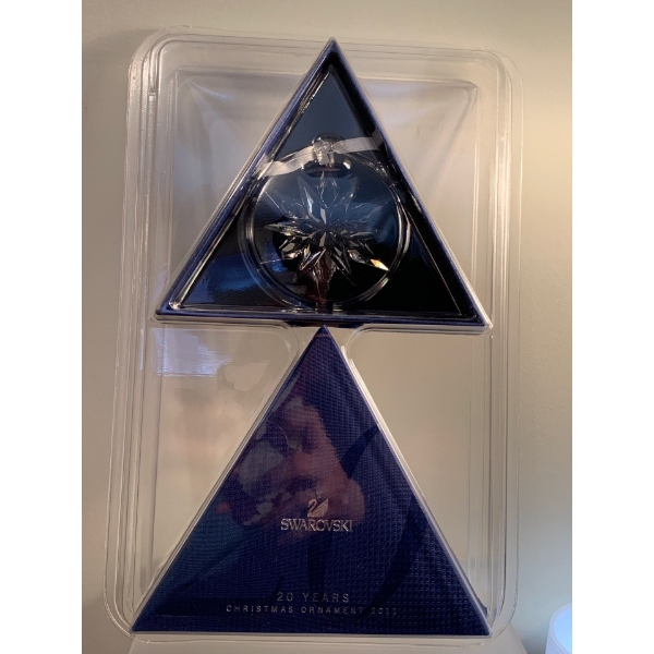 Swarovski Crystal 2011 Christmas Ornament 4T