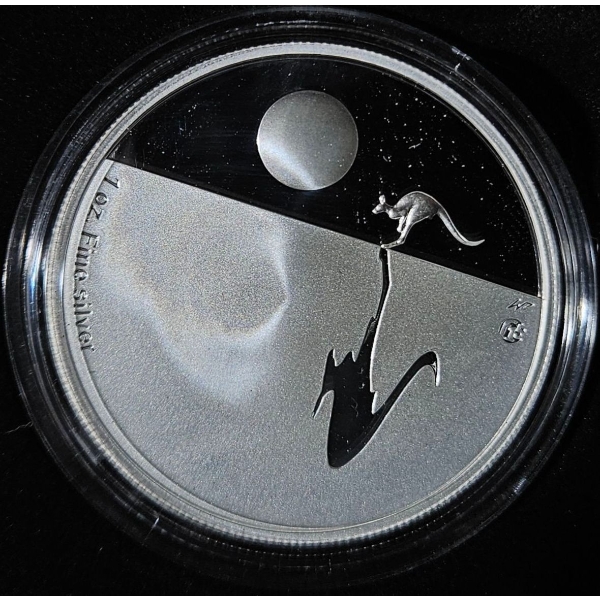2011 - Kangaroo at Sunset 99.9% Fine Silver with Fabulous 15 Privy Mark