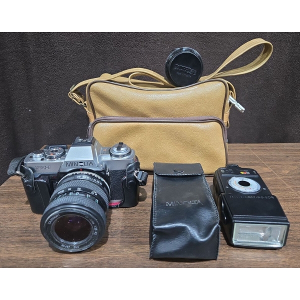 Minolta XG-1 Camera w/ Lens, Light  & Case