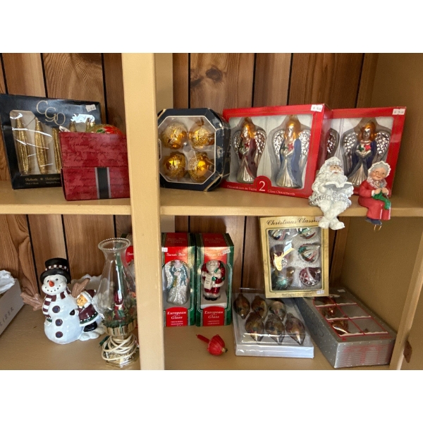 Holiday Decor & Wrapping 