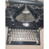 Image 2 : Vintage Royal Typewriter