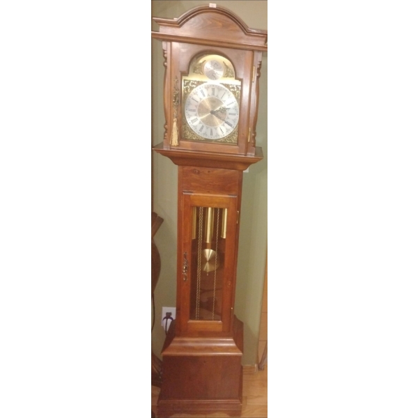 Tempest Fugit Grandmother Clock Quartz 68T x 16W