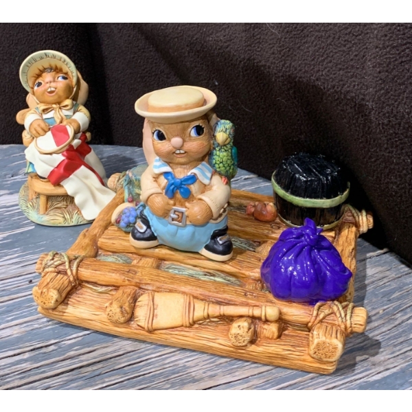 Pen Delfin Figures -  'Flagmaker' (5.5T), 'Bosun' &  Nature Scene Base 6.5W 