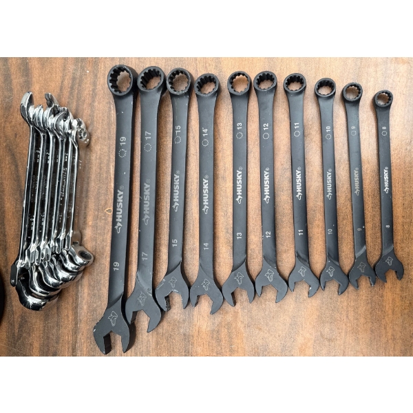 Husky Long Pattern Black Universal Combination Wrenchs w/ Flex Head Ratcheting Co