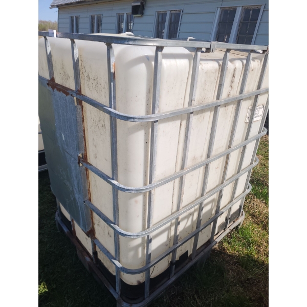 Rain Barrel w Cage