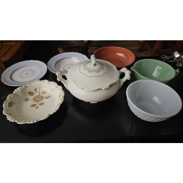 Dishware Lot With Ich Dien Plate and Soup Bowl, Covered Tureen, Bowls