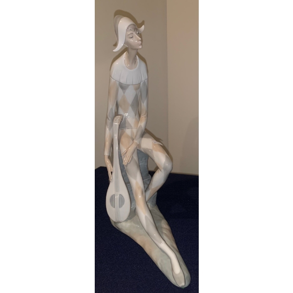 Nao By LLADRO Porcelain Sitting Harlequin Mandolin Player Sculpture  - 5W, 11D, 14T