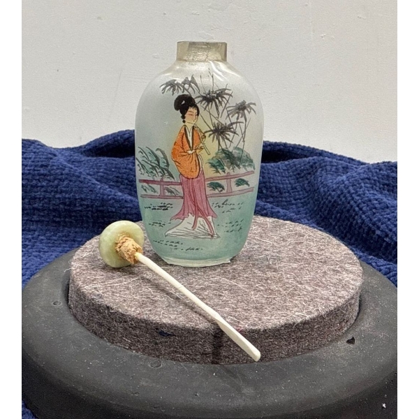 Hand Painted Glass Snuff Bottle with Spoon 2.5H