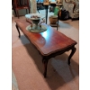 Image 3 : French Provincial Mahogany Queen Anne Style Coffee Table w/ Centerpiece 47 x 17