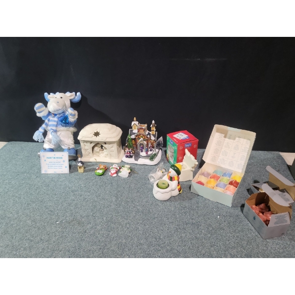 Christmas Ornaments: Stuffy, Manger, Candles