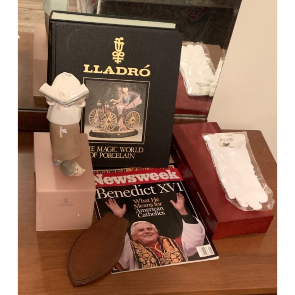 LLADRO Accessories (Book, Stands) w/ Choir Boy Missing Head (Can be Repaired) 