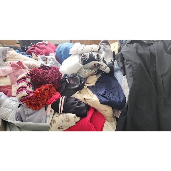 Women's Jackets, Fleece Tops, Scarfs