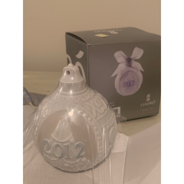 LLADRO Porcelain 2012 Christmas Ball 4T