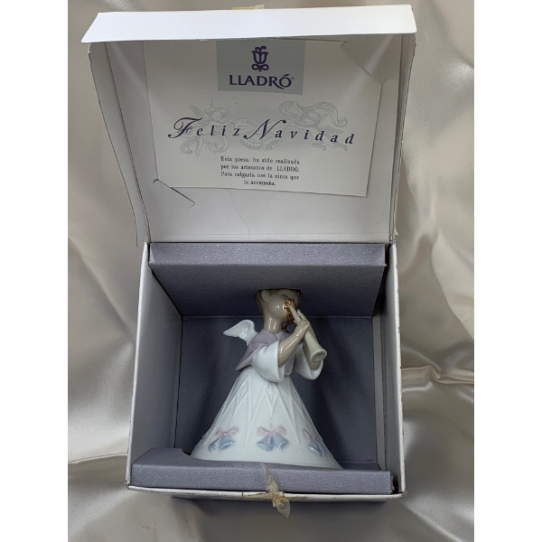 LLADRO Porcelain "Heavenly Tenur' 4L