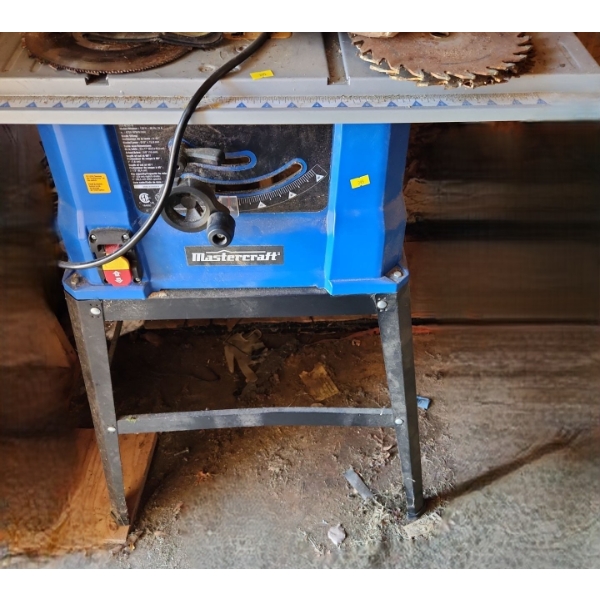 Mastercraft Model 055-6755-8 Table Saw 26 W, 24 D, 42 T w/ Extra Blades