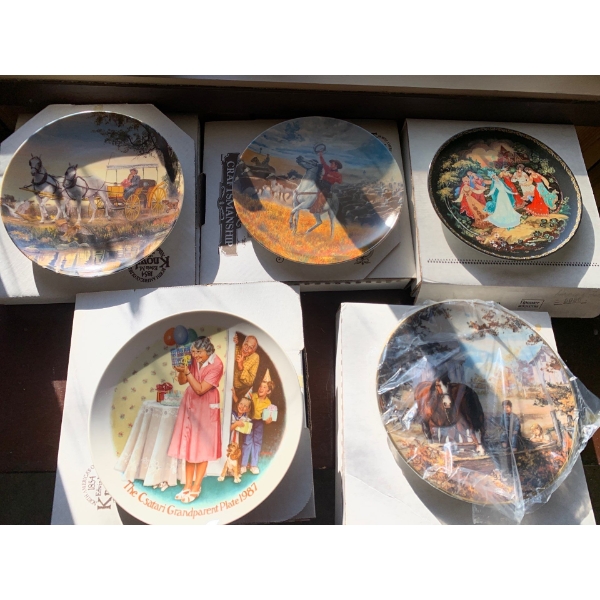 Decorative Plates Collection 