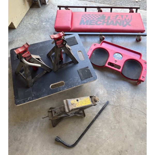 Pair of Jack Stands, Floor Jack & Vehicle Maintenance Creepers