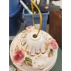 Image 6 : White Ornate Rococo-Style Capodimonte Chandelier