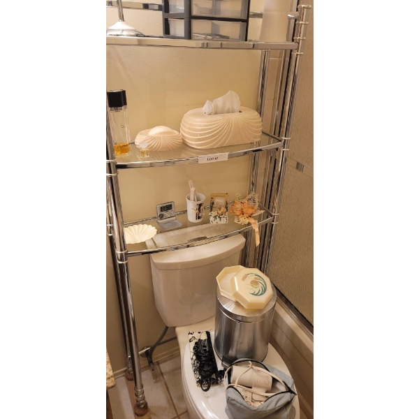 Assorted bathroom decor