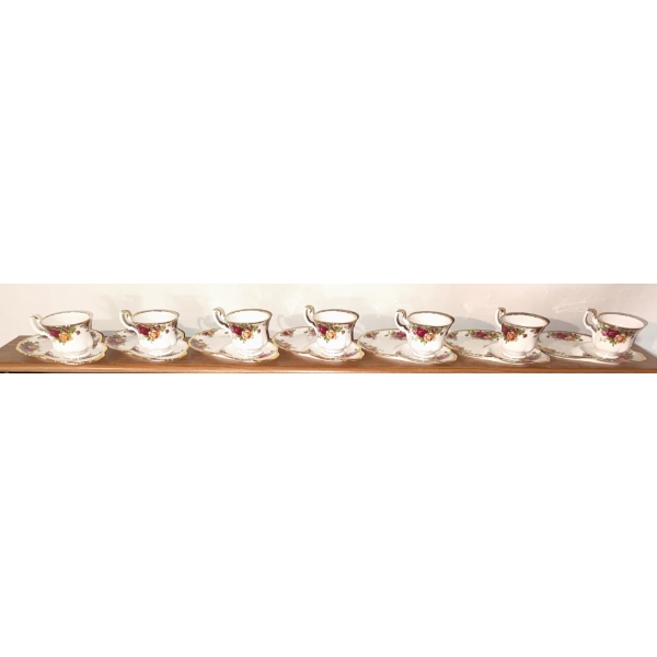 Vintage Royal Albert Old Country Roses Fine Bone China Collection -Teacups & Snack Plates 