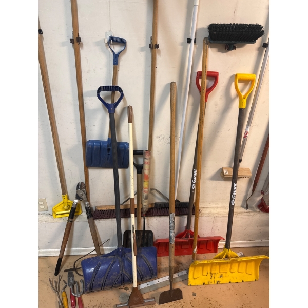Shovels, Rakes, Garden Tools, and Snow Removal Equipment