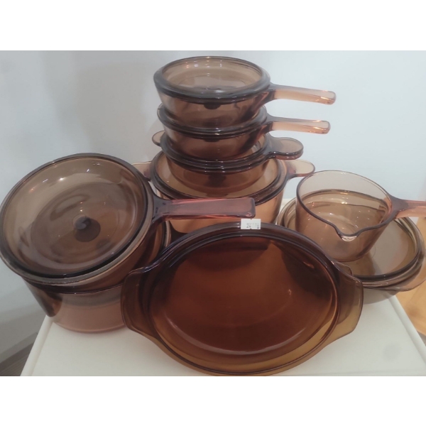 Large Set Of Vintage Vision Corningware Kitchen Glass Pans And Casserole Dishes with lids  USA