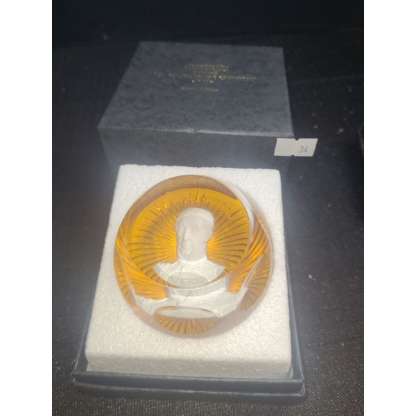 Franklin Mint- Baccarat Cameo in Crystal Paperweight: Simon Bolivar