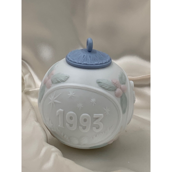 LLADRO Porcelain '1993 Christmas Ball' 4.T