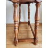 Image 2 : Expandable Round Wooden Side Table With Turned Legs