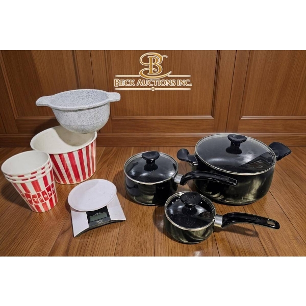 Nonstick Cookware Set with Glass Lids, Strainer, and Accessories