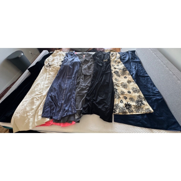 Ladies Casualwear - 2 Piece Lounge Suit Skirts Dress Blazer & More - Ladies Size L