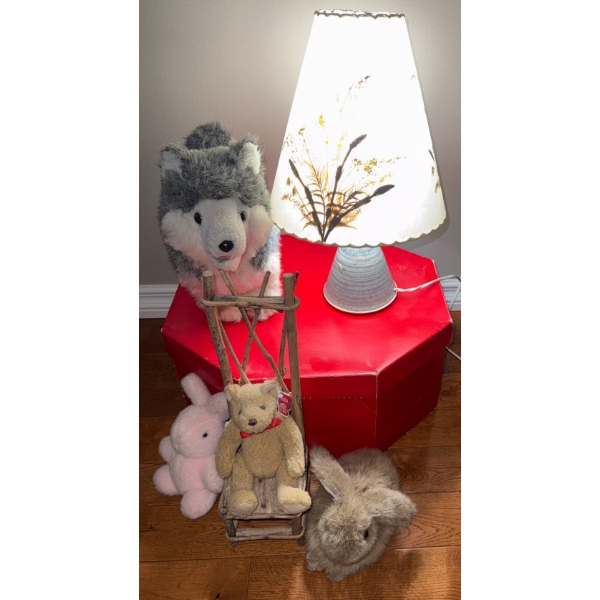 Unique Botanical Desk Lamp 16"Tall w/ Plush Collection - Hat Box Not Included