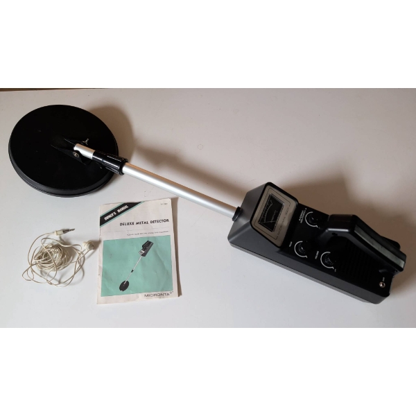 Micronta Radio Shack Deluxe Metal Detector with Manual and Headphones