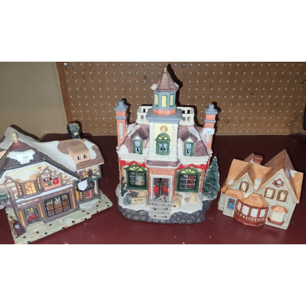 Holiday Homes: Tavern, House, Museum 