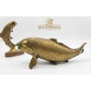 Image 5 : Decorative Trio Featuring Brass Fish Pair and 10-Inch Textured Plate